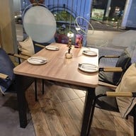 บรรยากาศ Kinlenn Eatery & Play Ari