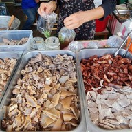 ก๋วยจั๊บโบราณคุณเจี๊ยบ หมู่บ้านฟ้าครามนคร ซอย5