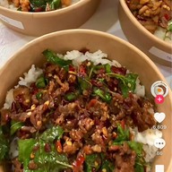 สูดซอย กระเพราบ้าน