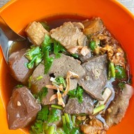 ก๋วยจั๊บโบราณคุณเจี๊ยบ หมู่บ้านฟ้าครามนคร ซอย5