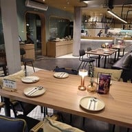 บรรยากาศ Kinlenn Eatery & Play Ari