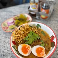 เมนูของร้าน ขนมแม่ สาขา หัวหิน / กิ๋นเส้น