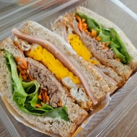 แซนวิชร้านโปรด 🥪