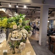 บรรยากาศ Kinlenn Eatery & Play Ari