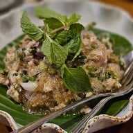 เมนูของร้าน ไก่ย่างเสือใหญ่ วัดพระศรีฯ