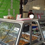 อาหารเจ ร้านข้าวแกงต้นน้ำ@สนามเป้า รับประกันความอร่อยค่ะ ข้าวแกงต้นน้ำ ข้างโรงพยาบาลพญาไท 2