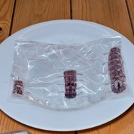 เจ๊เพ็ญเย็นตาโฟปูกั้ง วัดไผ่ล้อม(ต้นตำรับ) ตั้งอยู่ที่วัดไผ่ล้อม