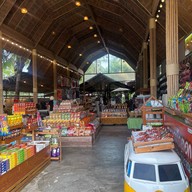 ณ.อุบล คาเฟ่สวนมะพร้าว พิบูลมังสาหาร