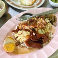 เมนูของร้าน เจ๊ปิ๋ม เป็ดย่าง