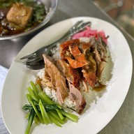 เมนูของร้าน เจ๊ปิ๋ม เป็ดย่าง