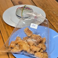 เจ๊เพ็ญเย็นตาโฟปูกั้ง วัดไผ่ล้อม(ต้นตำรับ) ตั้งอยู่ที่วัดไผ่ล้อม