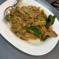 ราดหน้ายอดผักนายธง