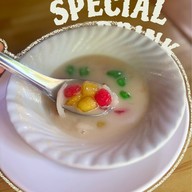 ณ.อุบล คาเฟ่สวนมะพร้าว พิบูลมังสาหาร