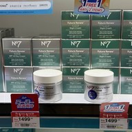 บรรยากาศ Boots สาขา Time Square