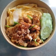 กระเพรารสแซ่บ  พริกแห้ง   (  ด่านสำโรง 14  )