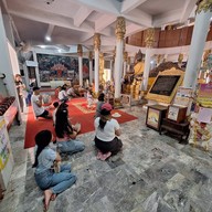 วัดพระธาตุผาเงา (วิหารหลวงพ่อผาเงา)