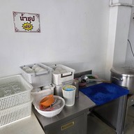 บรรยากาศ ร้านสามใจ ข้าวหมูแดง ข้าวหมูกรอบ สูตรนครปฐม สวนเสือศรีราชา