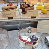 Wondering Cafe & Bakeshop HQ ถนนนางลิ้นจี่