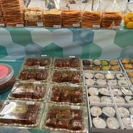 ขนมไทยเก้าพี่น้อง ตลาด อตก.