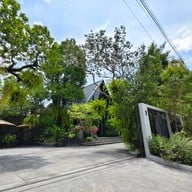 หน้าร้าน 10cc Coffee & Co. 10cc Coffee & Co.