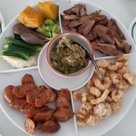 เมนูของร้าน ดาวคะนองลำพูน ดอยติ