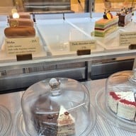 Wondering Cafe & Bakeshop HQ ถนนนางลิ้นจี่