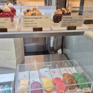 Wondering Cafe & Bakeshop HQ ถนนนางลิ้นจี่