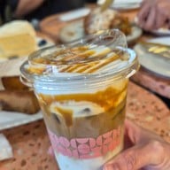 Wondering Cafe & Bakeshop HQ ถนนนางลิ้นจี่