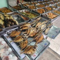 เมนูของร้าน ข้าวแกง เจ๊หล้า