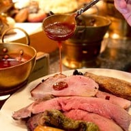 Trader Vic's โรงแรมอนันตรา กรุงเทพฯ  ริเวอร์ไซด์ รีสอร์ท แอนด์ สปา