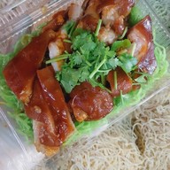 เจ้เจโคตรอิ่มบะหมี่จับกัง ข้าวหมูแดงหมูกรอบ ข้าวขาหมูเด้งๆ