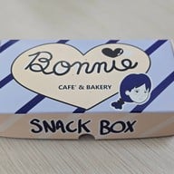 Bonnie Café & Bakery พาร์คสีลม (Park Silom)