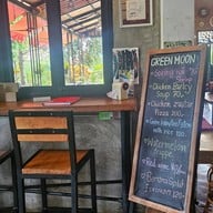 บรรยากาศ green moon cafe & bistro