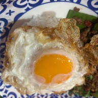 กะเพราขุนช้าง สาขา อ่อนนุช -