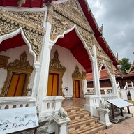 วัดพลับพลาชัย เพชรบุรี