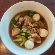 เมนูของร้าน ก๋วยเตี๋ยวเฮือนไม้