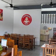 บรรยากาศ ข้าวซอยบุญยืน