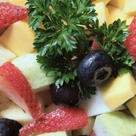 ผลไม้ปอกพร้อมทาน บ้านลูกหมี