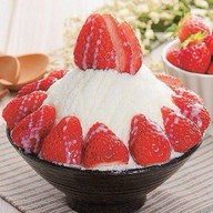 ไอซ์-ฟรายส์ บิงซู (ปังปิ้ง มาม่าเผ็ดเกาหลี ข้าวกะเพรา ไข่ข้นห่อหมกทะเล เกี๊ยวชีส เฟรนช์ฟรายส์ชีสเรนโบว์) ปทุมธานี