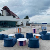 Skoop Beach Cafe หัวหิน