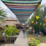 ร้านโค้งน้ำ บ้านแหลม