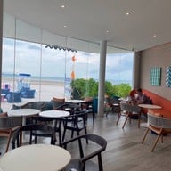 Skoop Beach Cafe หัวหิน