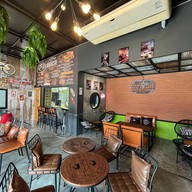 กลันตัน สลีฟ & คาเฟ่