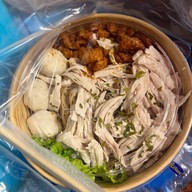 เมนูของร้าน พชร หมี่ไก่ฉีก & ข้าว ชา กาแฟ