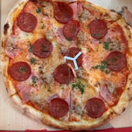 Soho Pizza ทองหล่อ