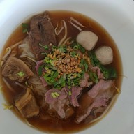 ก๋วยเตี๋ยวเนื้อตุ๋นนางใน สาขาเทิดราชัน