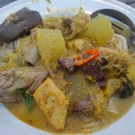 ขนมจีนชื่นอุรา ตลาดหัวมุม