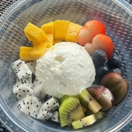 กระเพราซิ่ง 🛵 กรีกโยเกิร์ต & ผลไม้ปอก