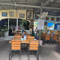 บรรยากาศ ขาหมูบ้านเฮีย