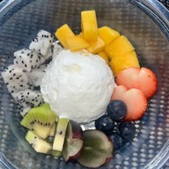 กระเพราซิ่ง 🛵 กรีกโยเกิร์ต & ผลไม้ปอก